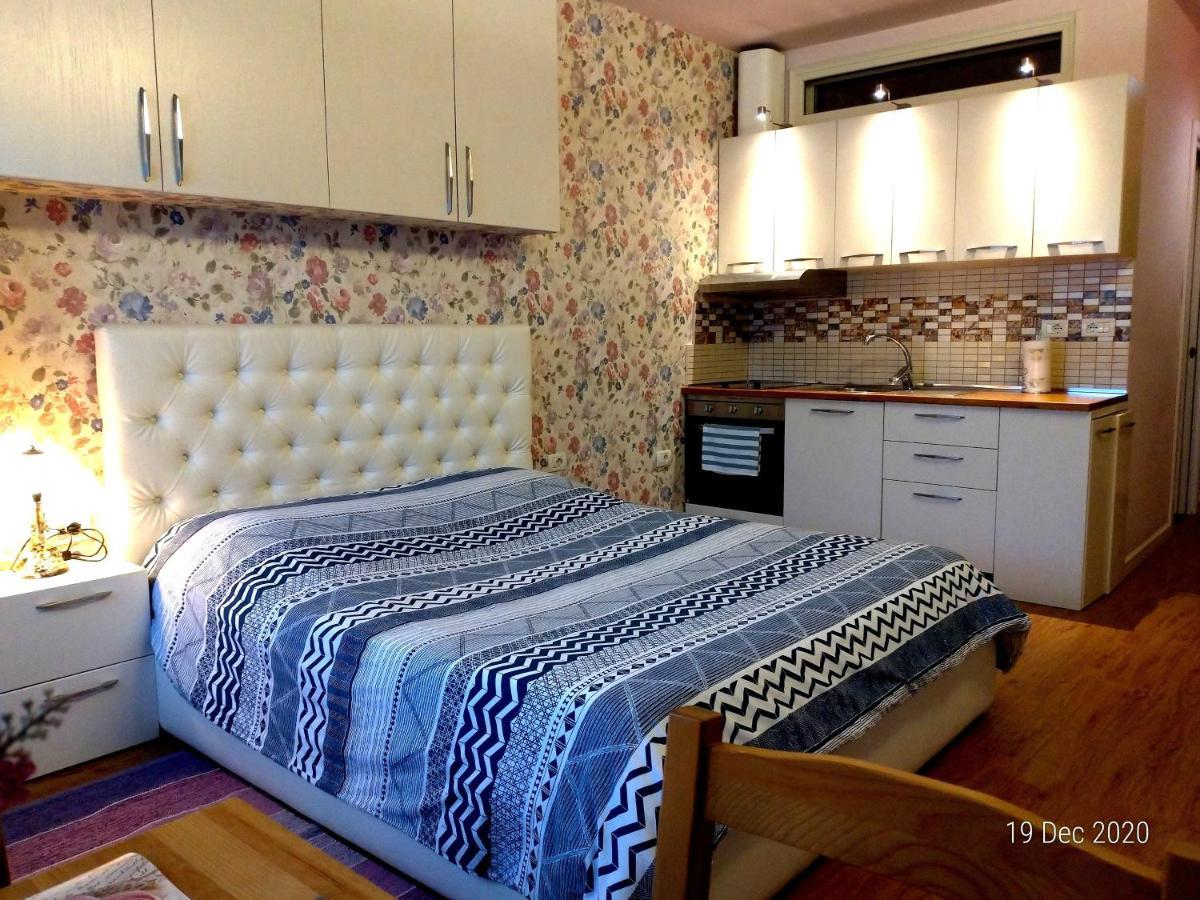 Studio Silva Tiranë Luaran gambar