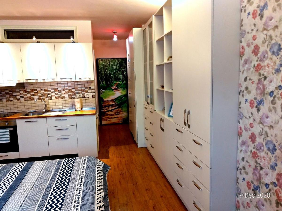 Studio Silva Tiranë Luaran gambar